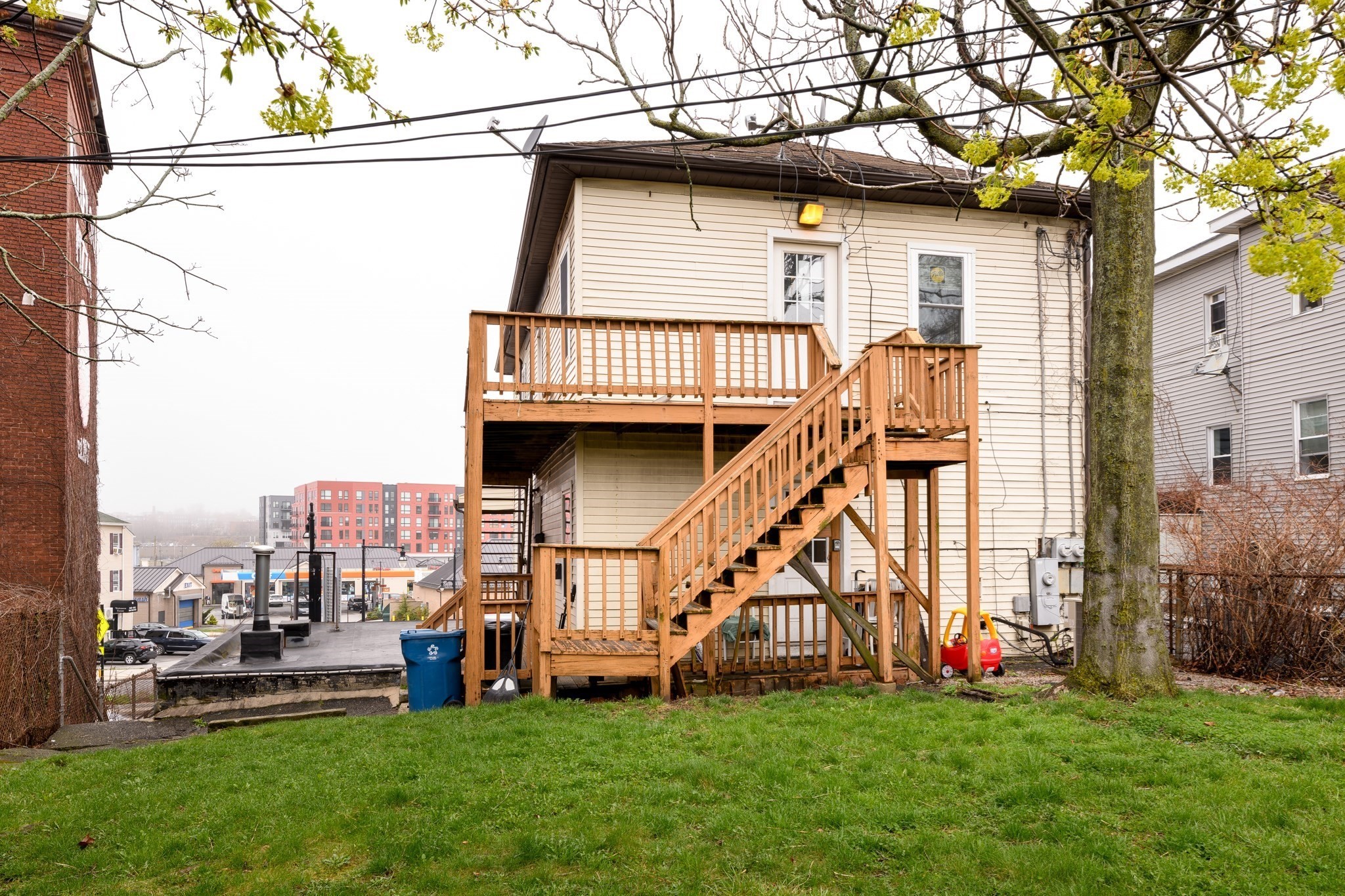 19 Kelley Sq Property Photo 8