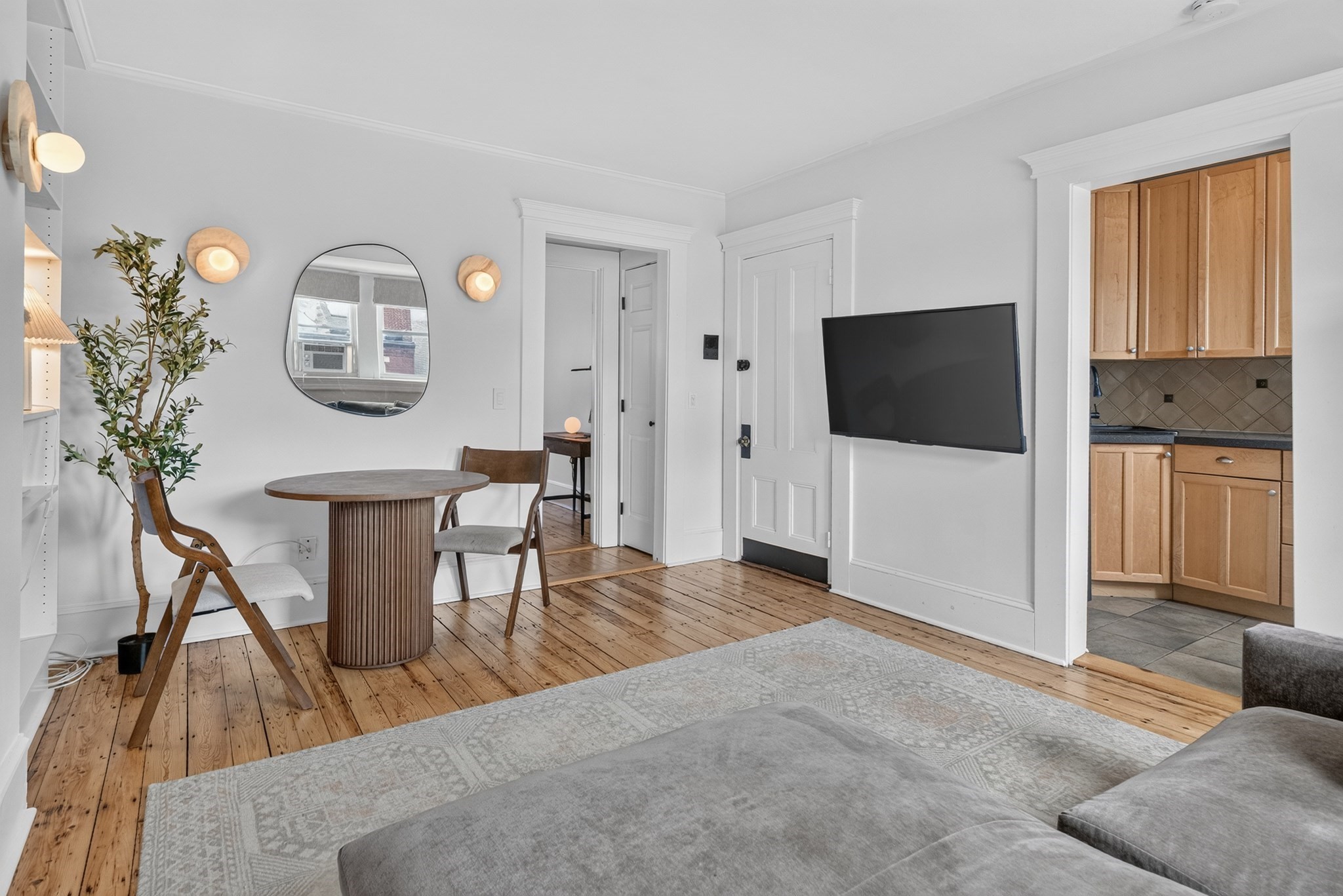 24 Harvard St # 4 Property Photo 3