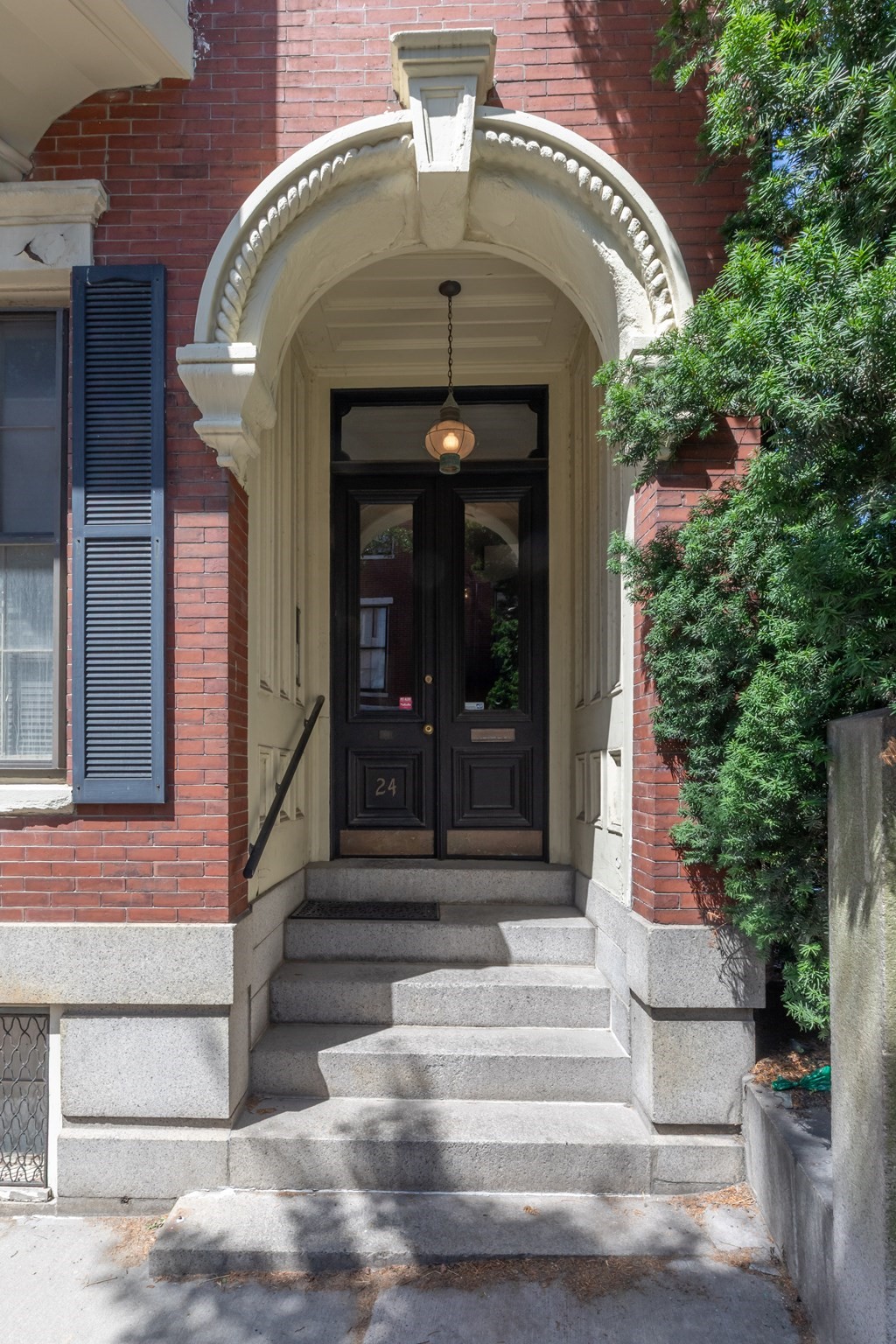 24 Harvard St # 4 Property Photo 9