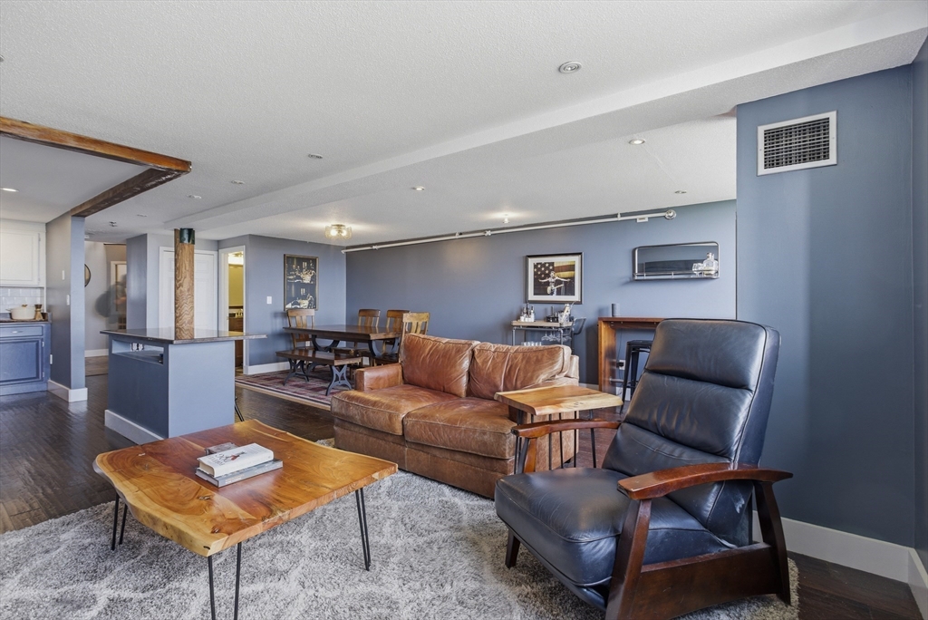 200 Market # 510 Property Photo 16