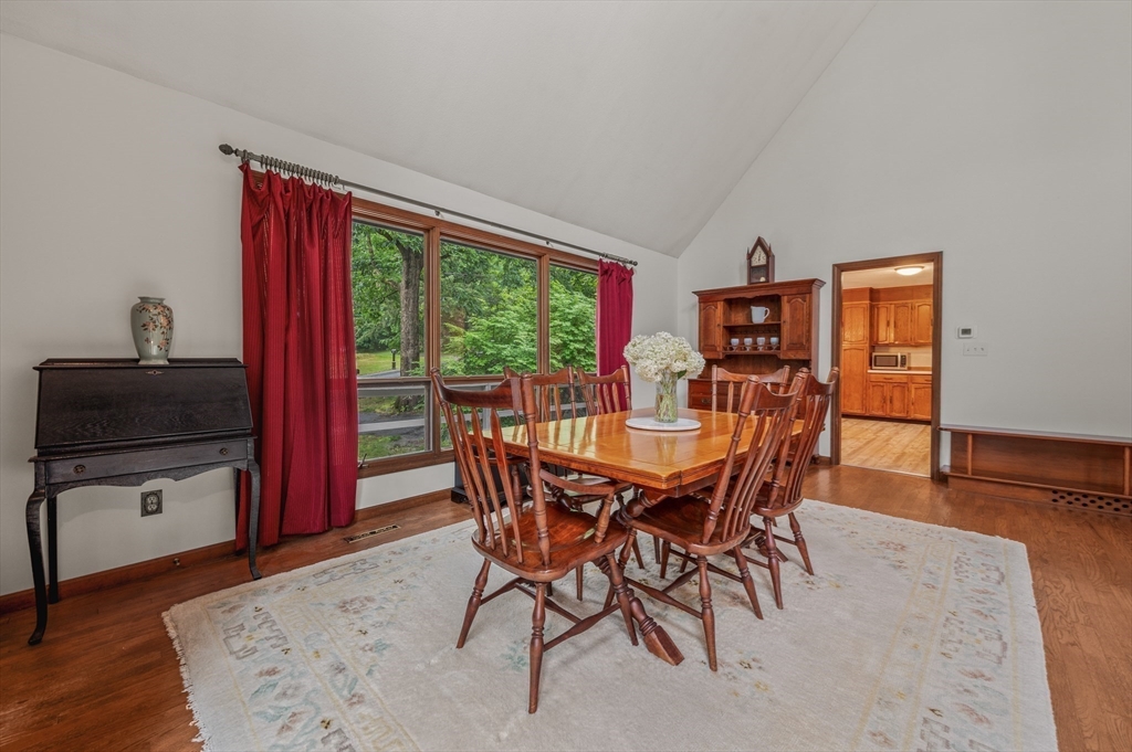 8 Chestnut Hill Rd Property Photo 9