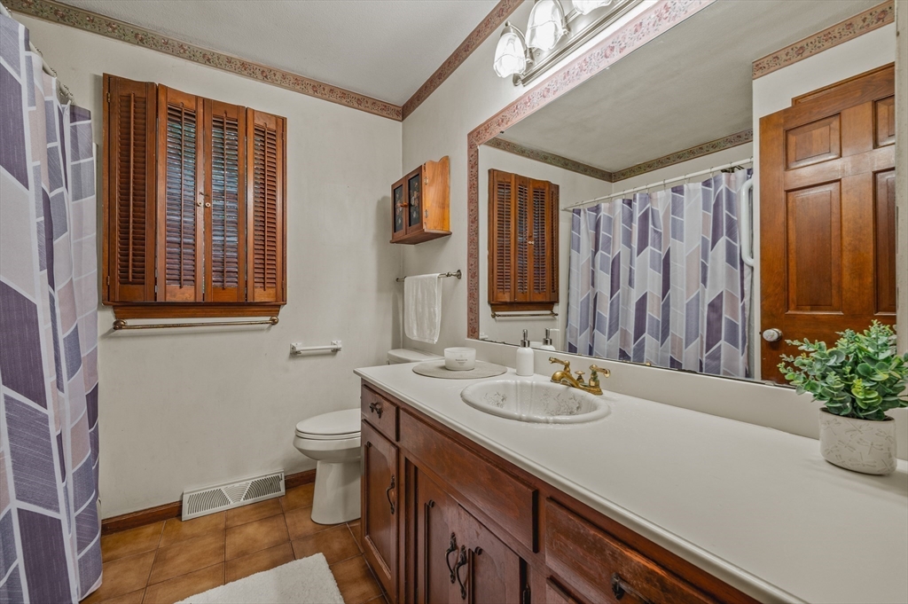 8 Chestnut Hill Rd Property Photo 23