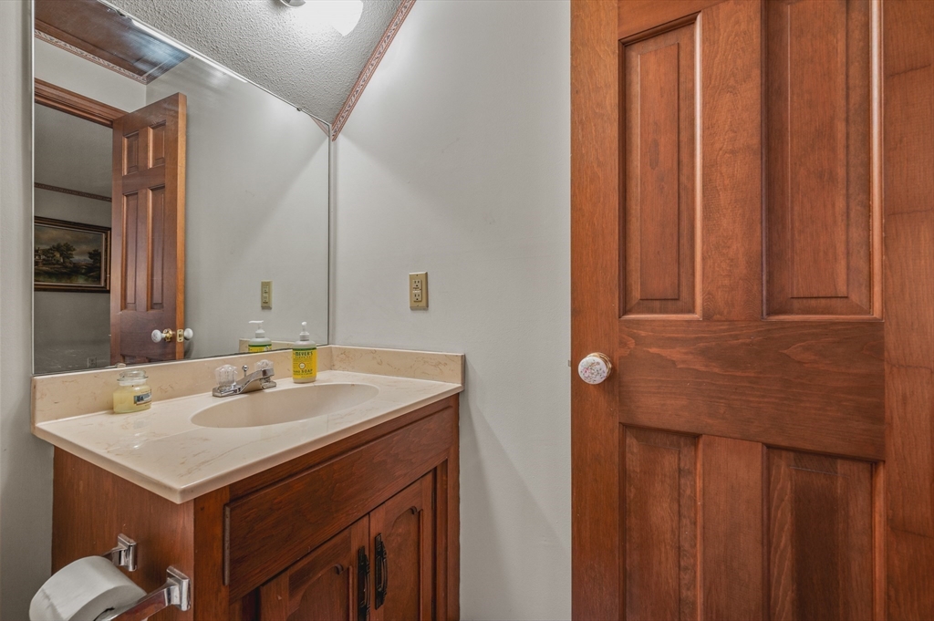 8 Chestnut Hill Rd Property Photo 24