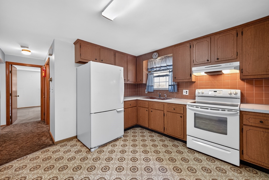 1 Ridgeway Ave Property Photo 5