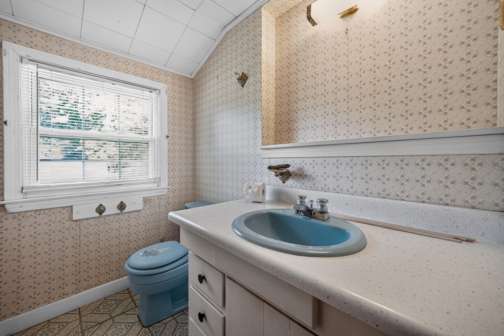 1 Ridgeway Ave Property Photo 15