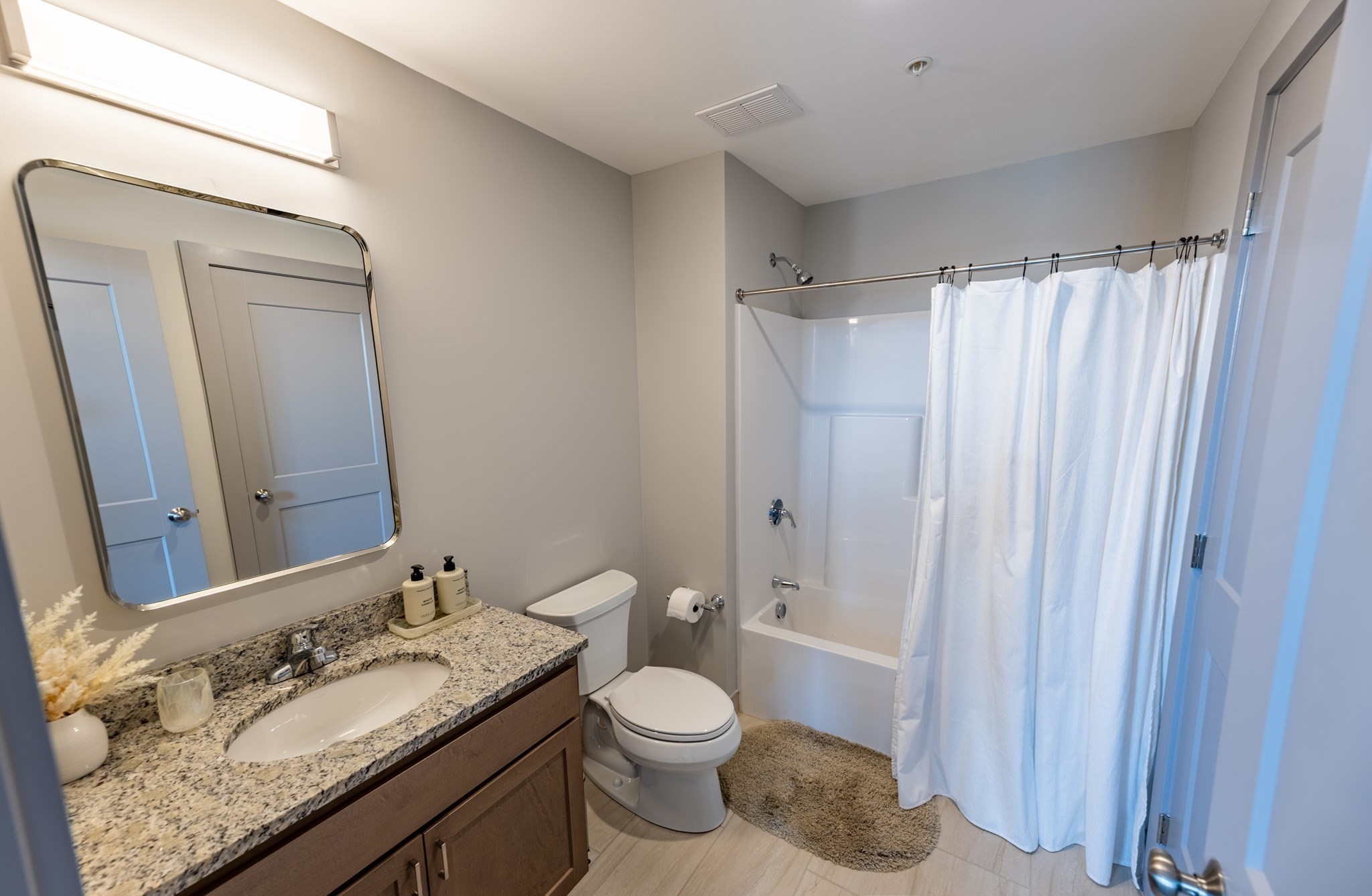 90 Grove St # 107 Property Photo 8