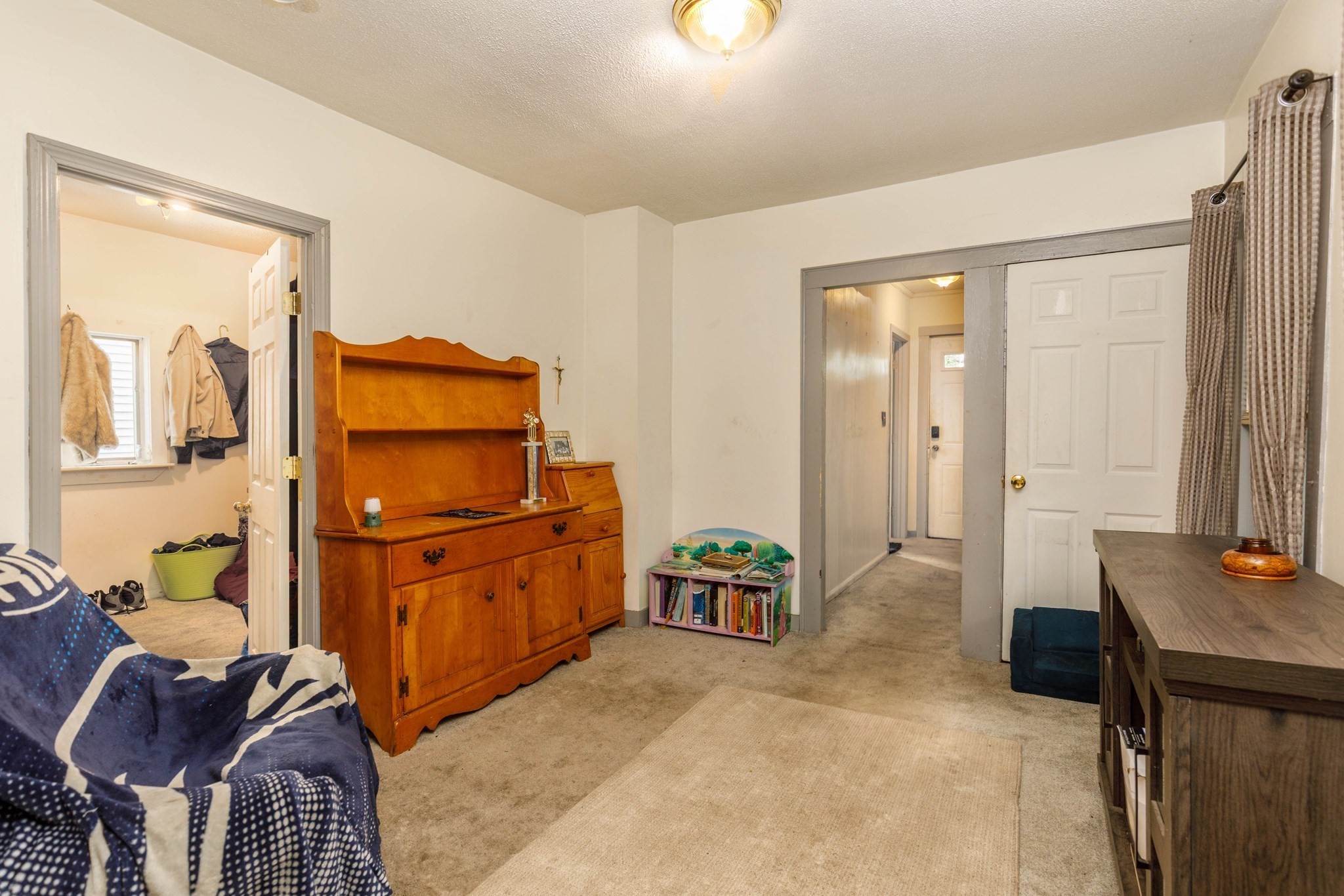 35 Essex Street Property Photo 4