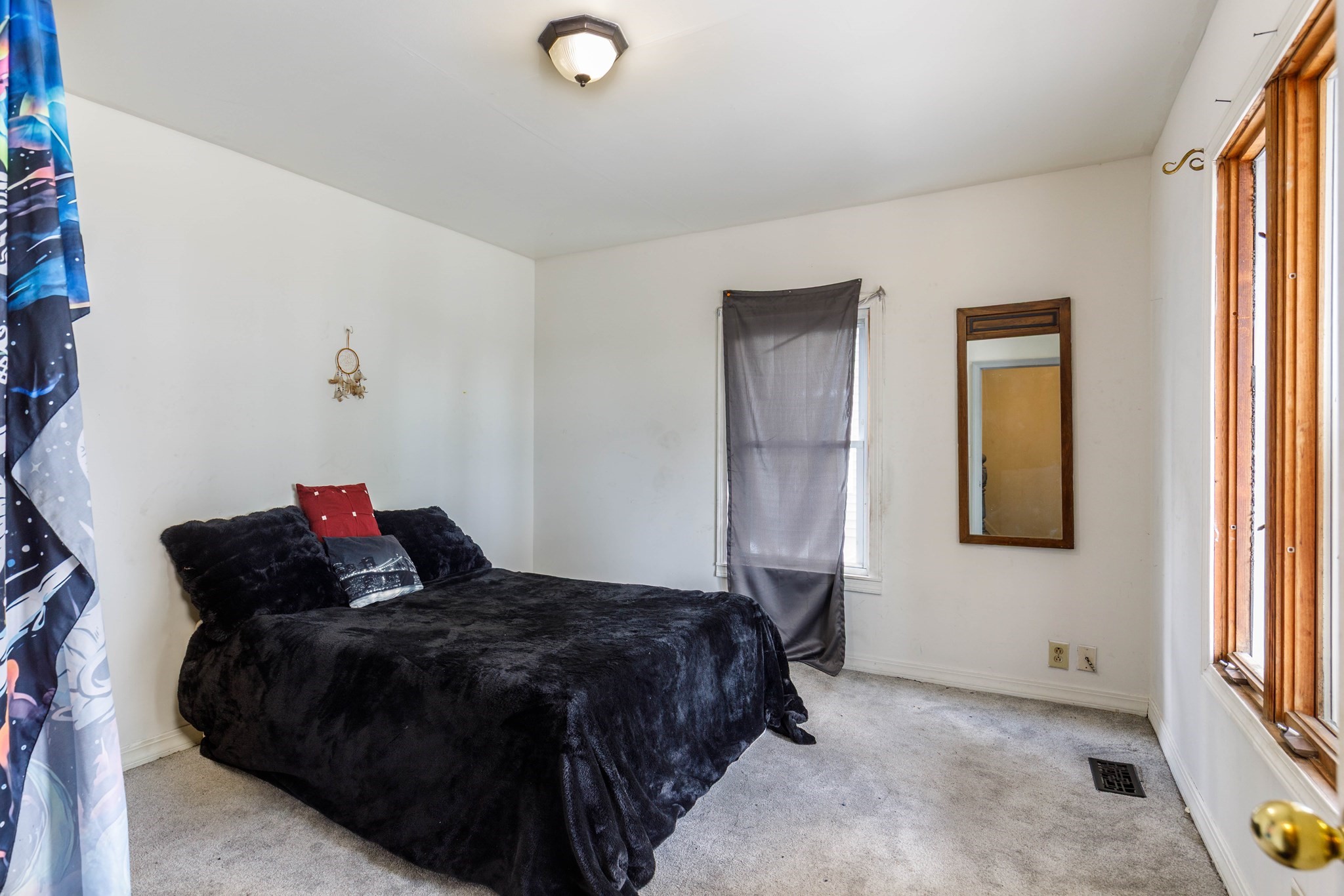 35 Essex Street Property Photo 7