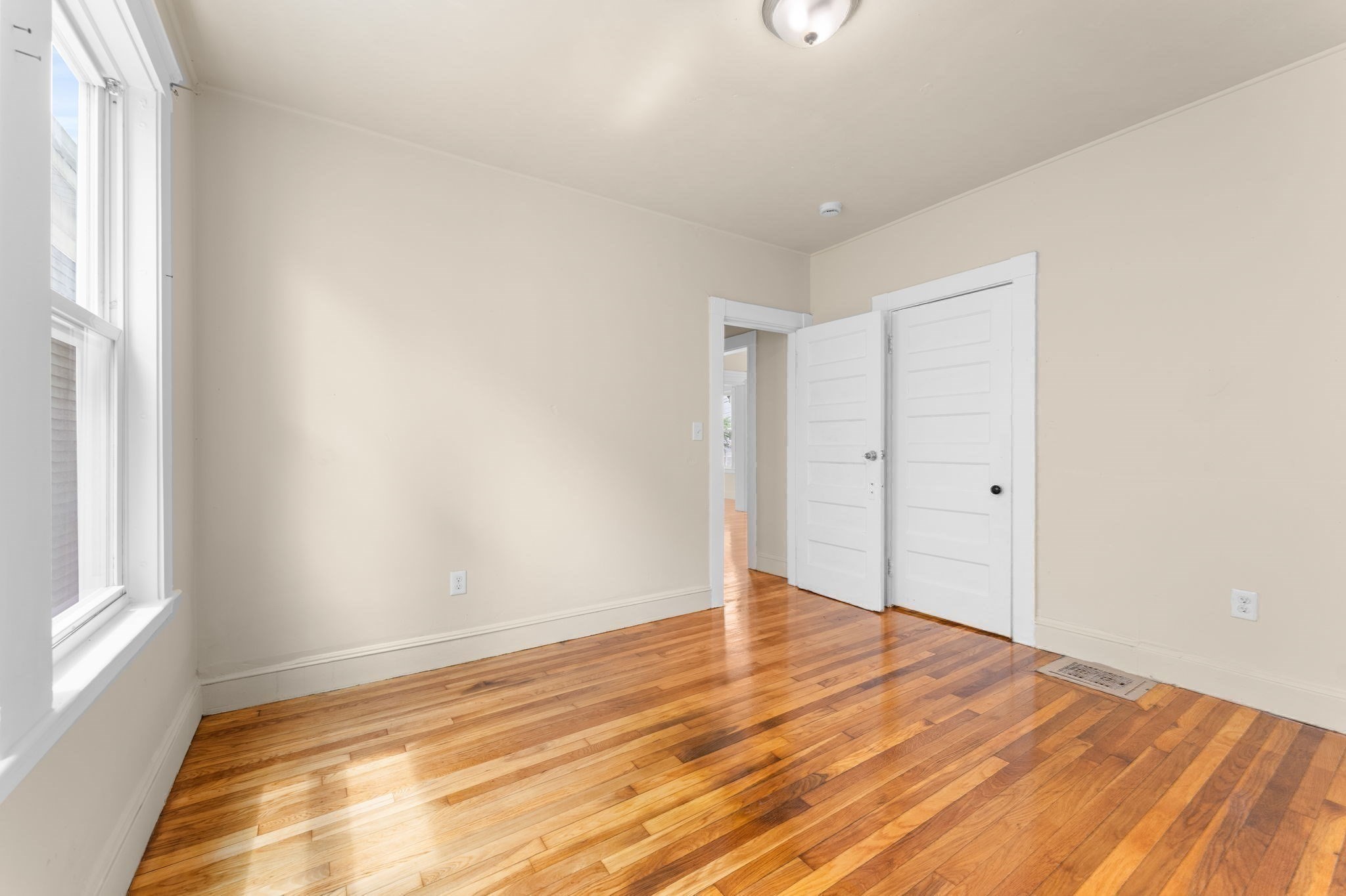 60 Commercial St Property Photo 13