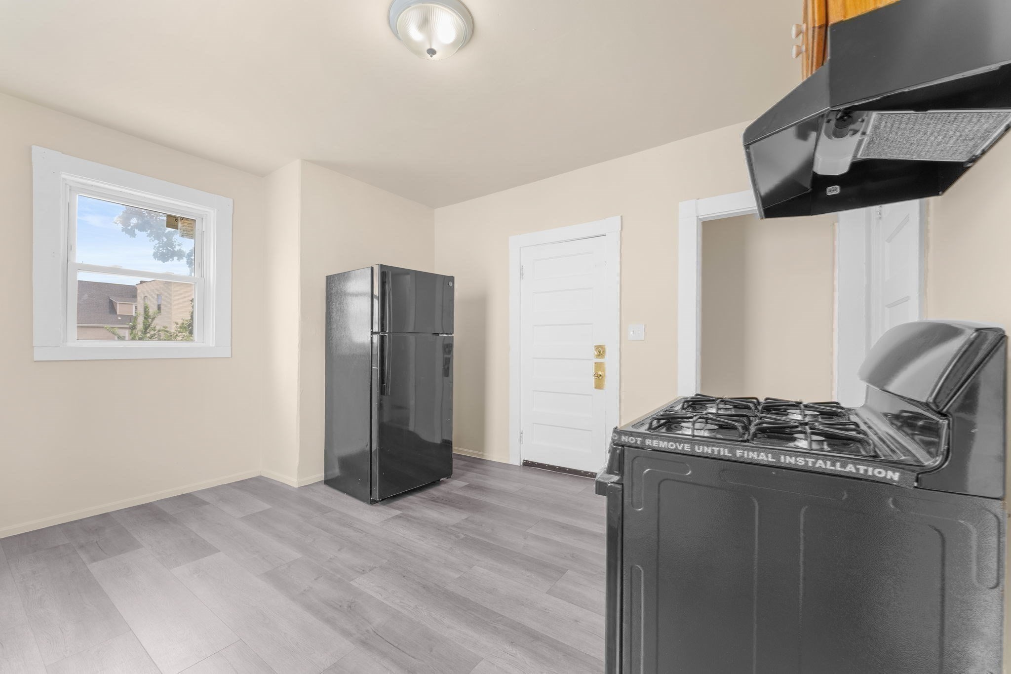 60 Commercial St Property Photo 17