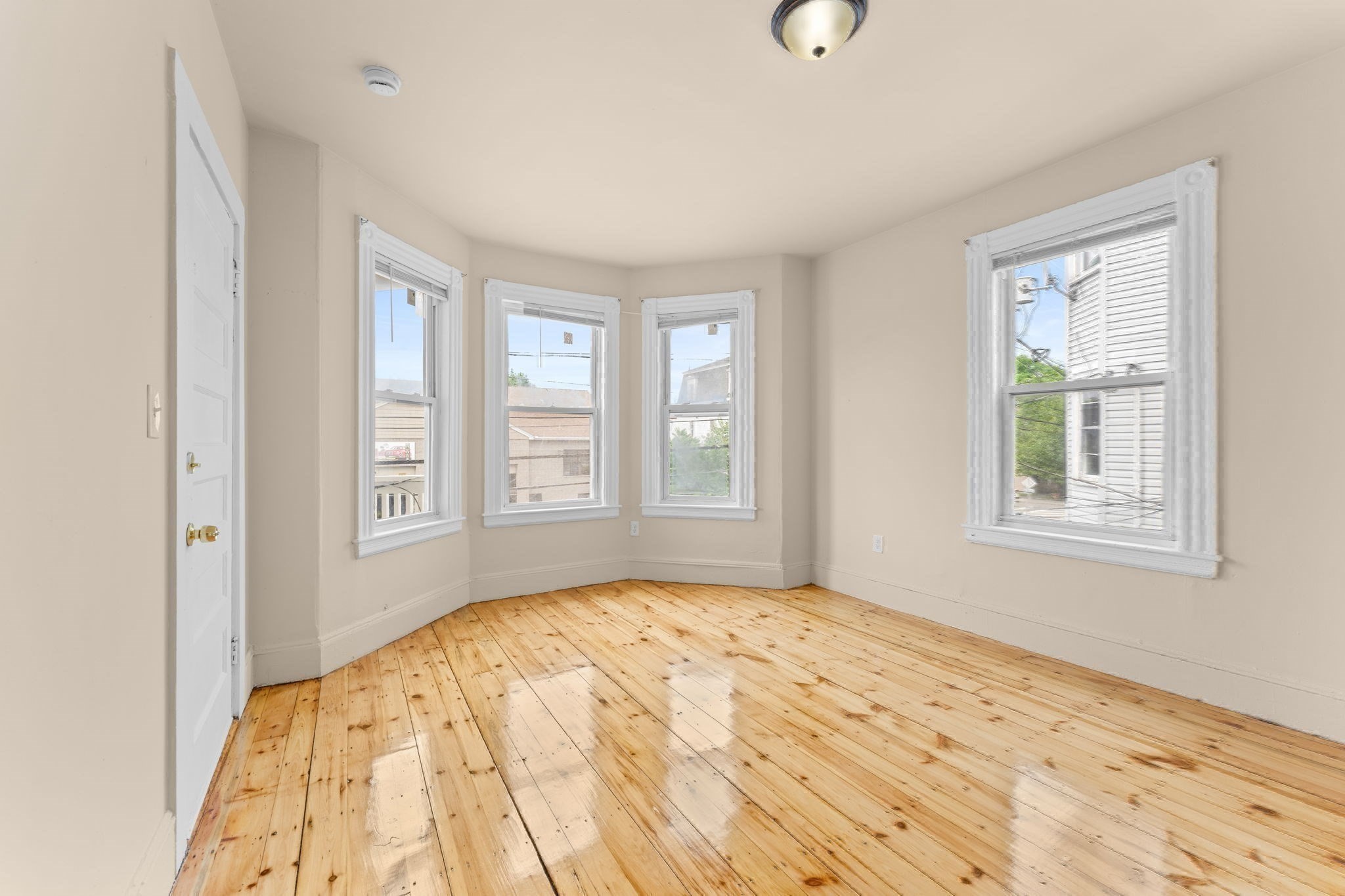 60 Commercial St Property Photo 23
