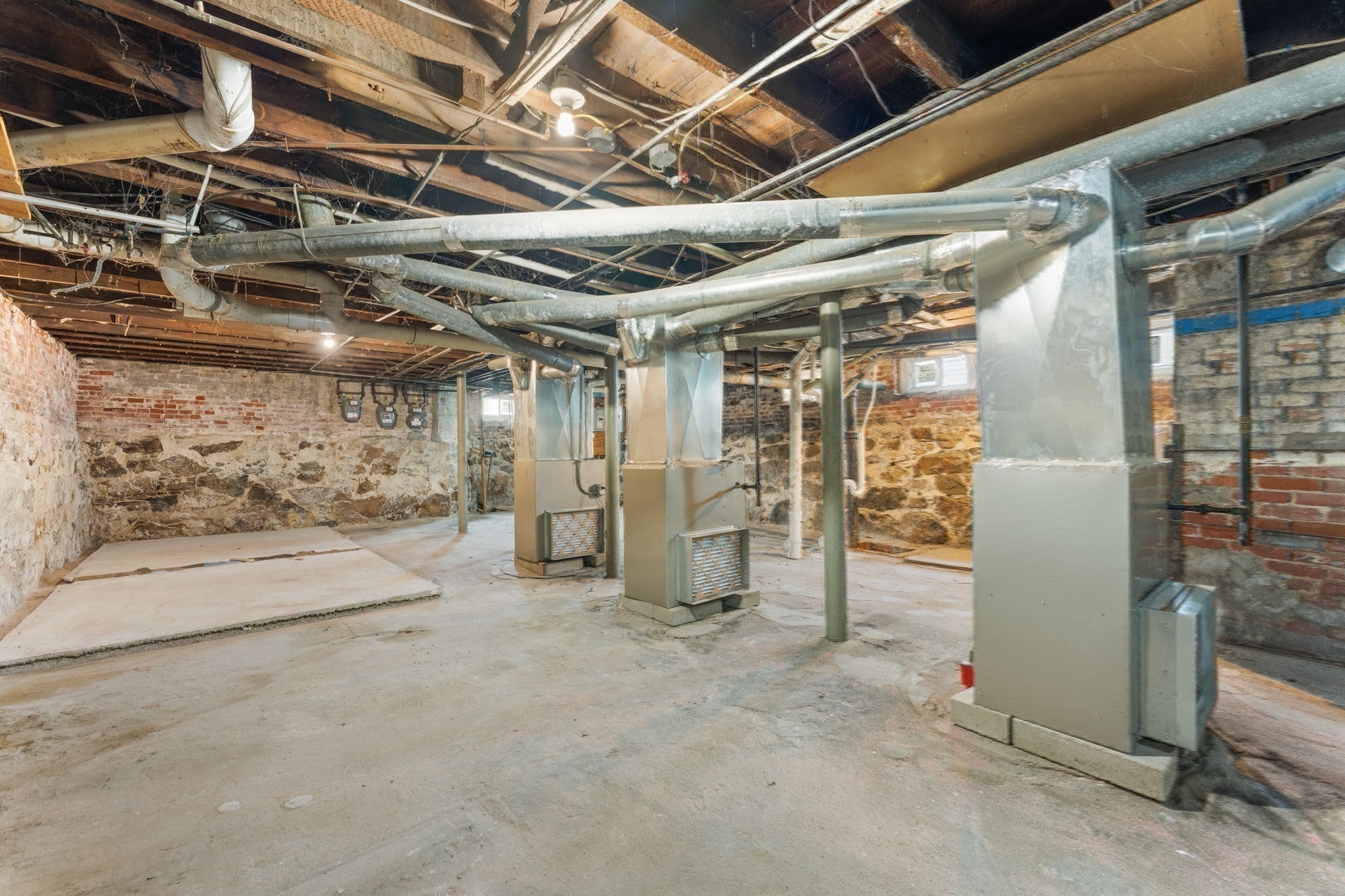 60 Commercial St Property Photo 34