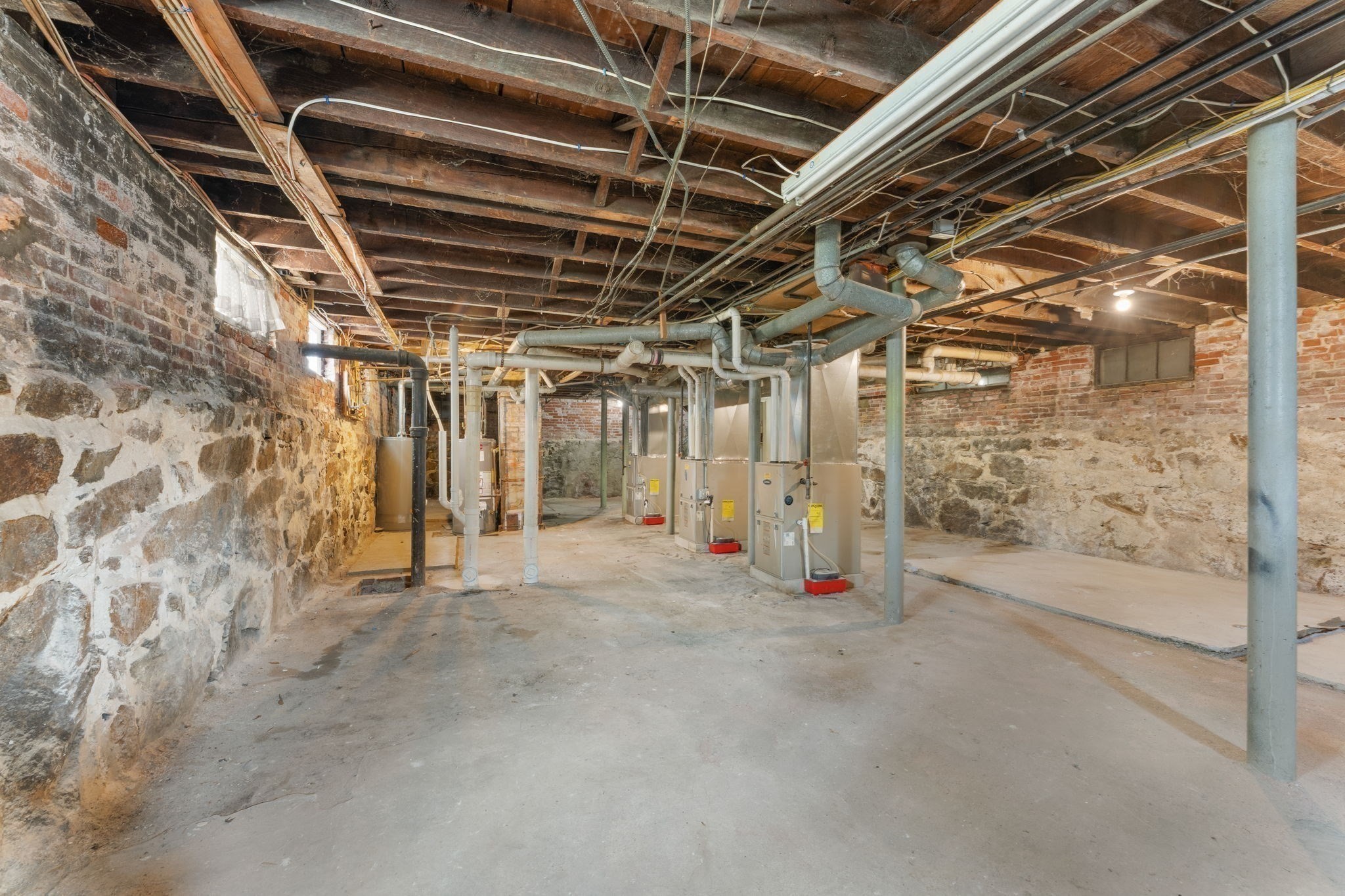 60 Commercial St Property Photo 36
