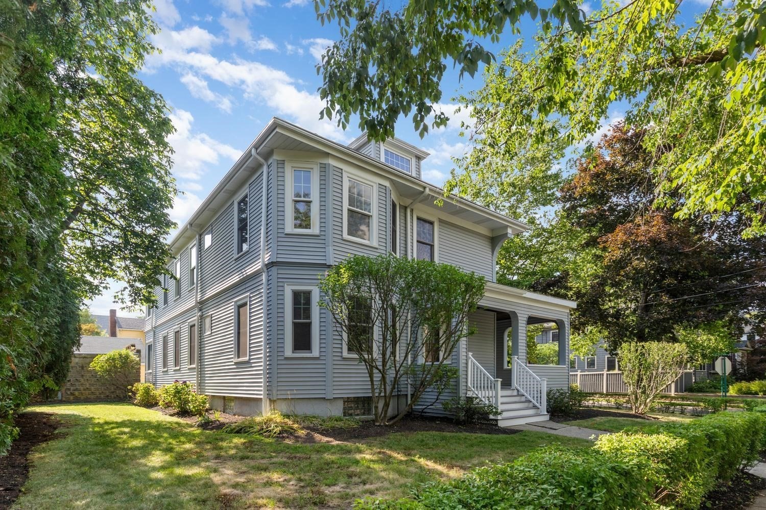 9 Spruce St Property Photo 1