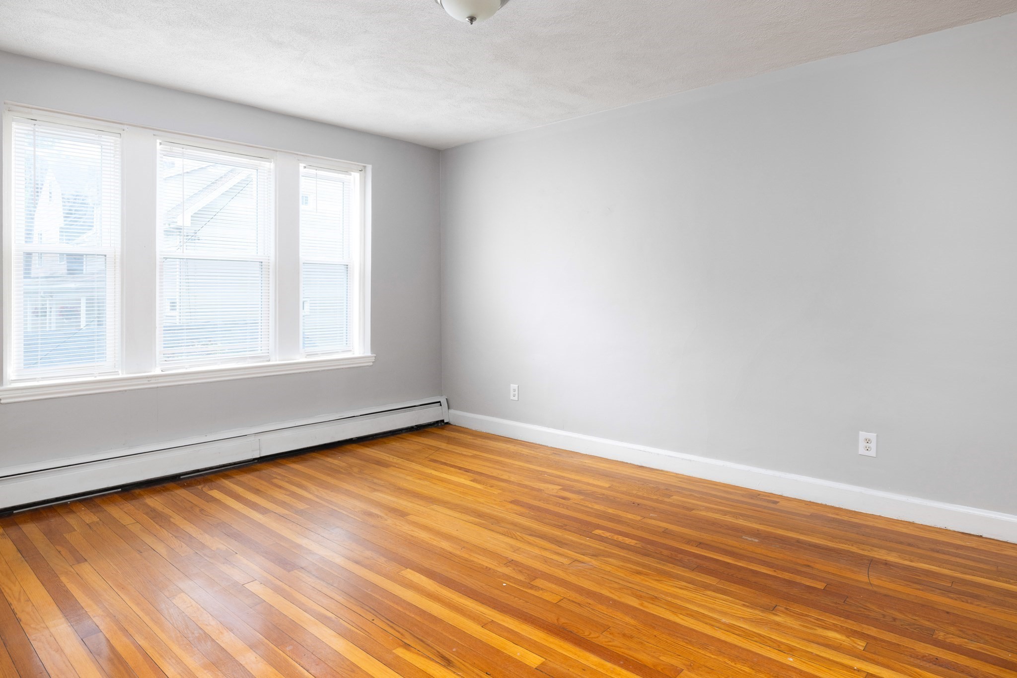 77 Green Street Property Photo 5
