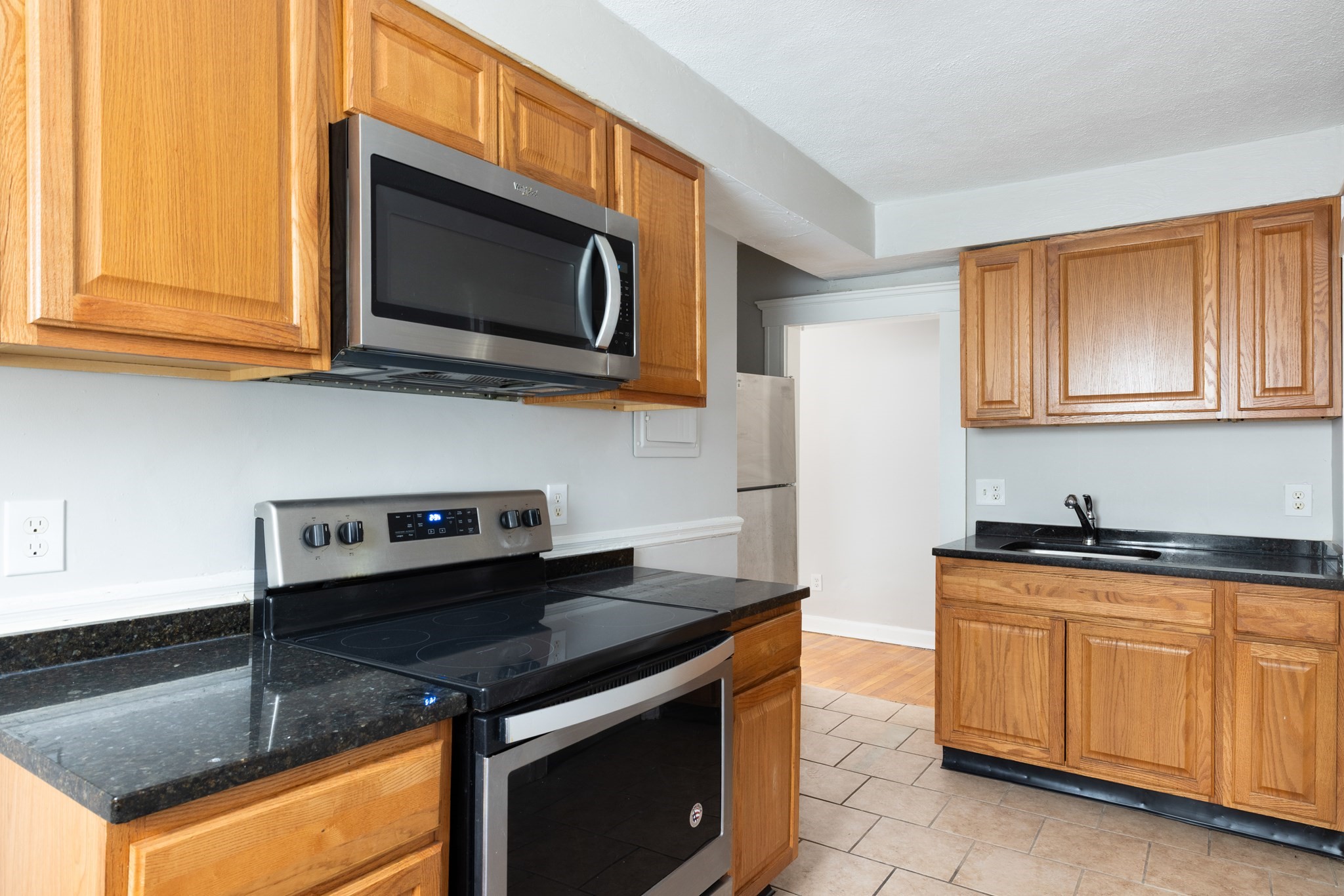 77 Green Street Property Photo 7