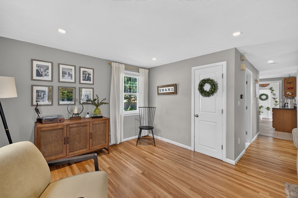 120 Farm St Property Photo 17
