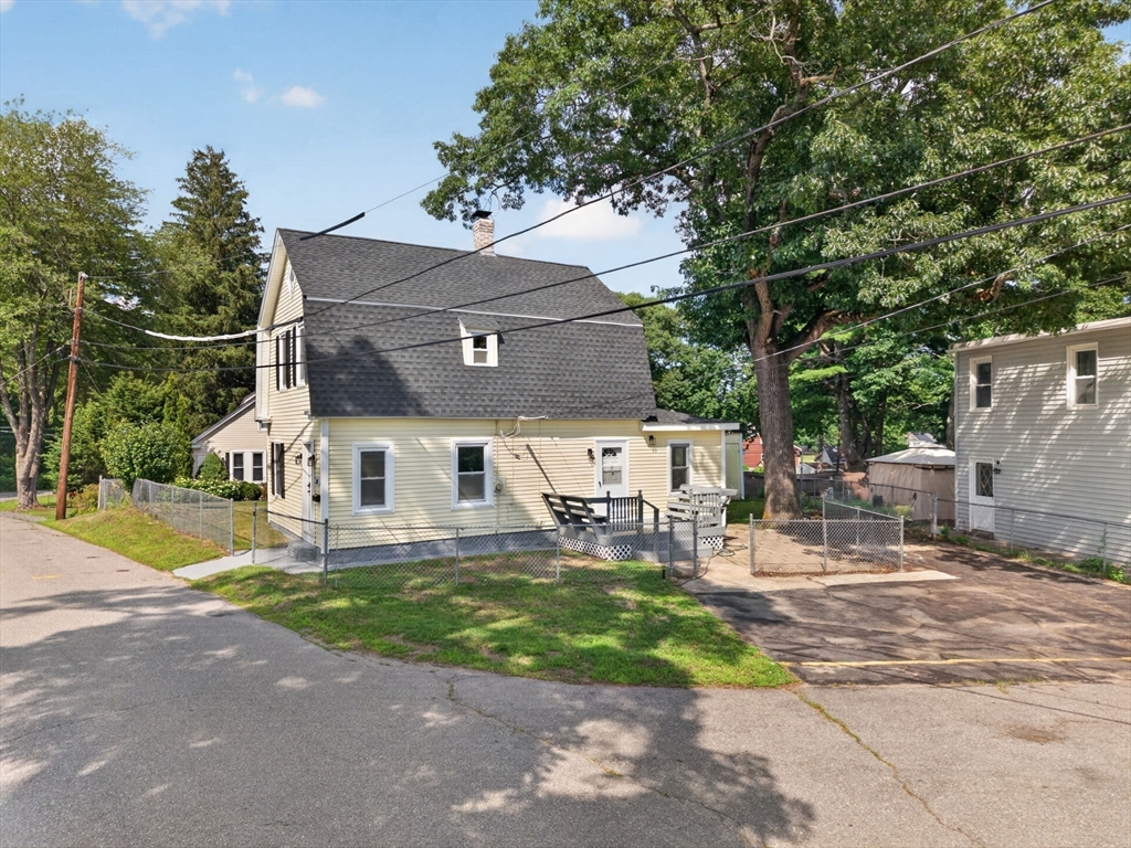 55 Grant St Property Photo 3