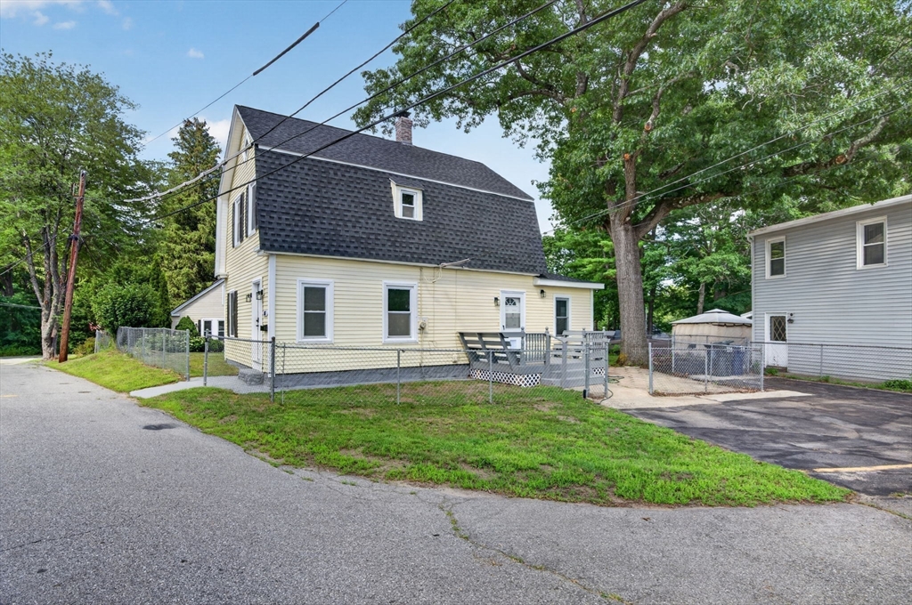 55 Grant St Property Photo 4