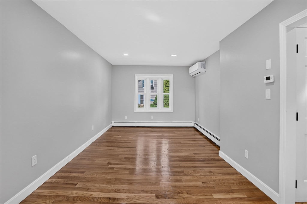 55 Grant St Property Photo 9
