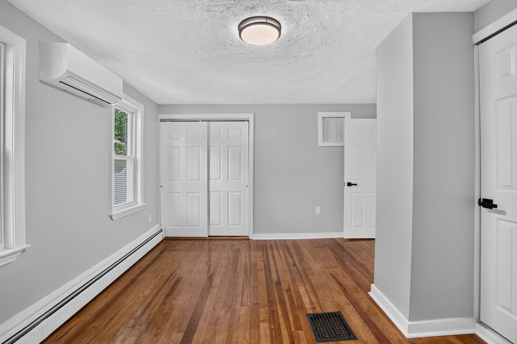 55 Grant St Property Photo 23