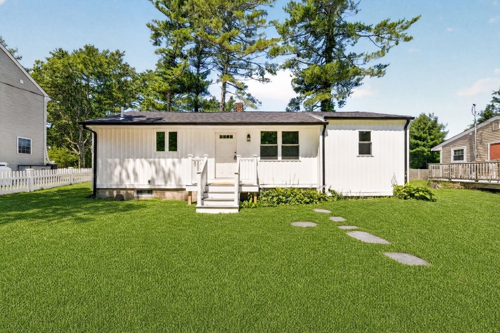 56 Buzzards Bay Dr Property Photo 1