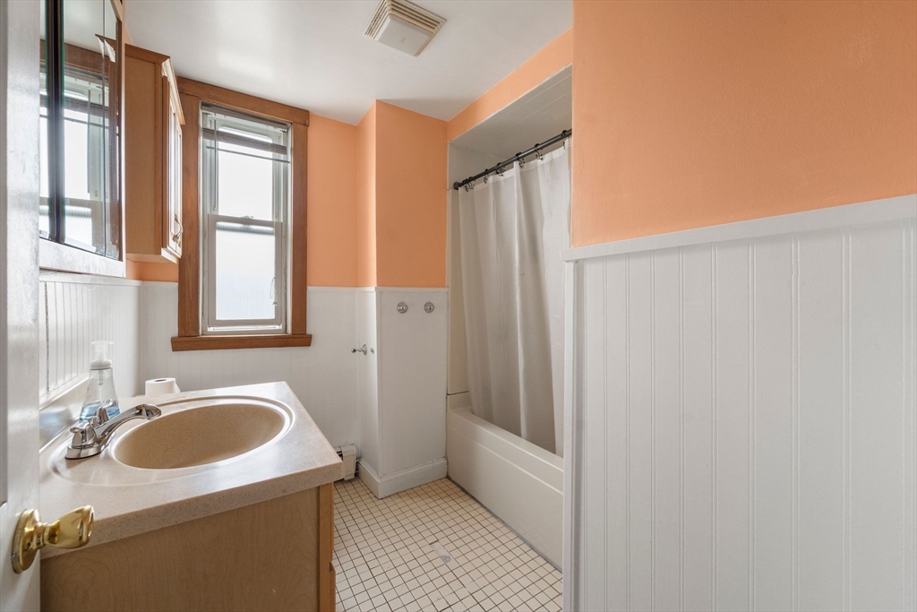 46-r H St Property Photo 7