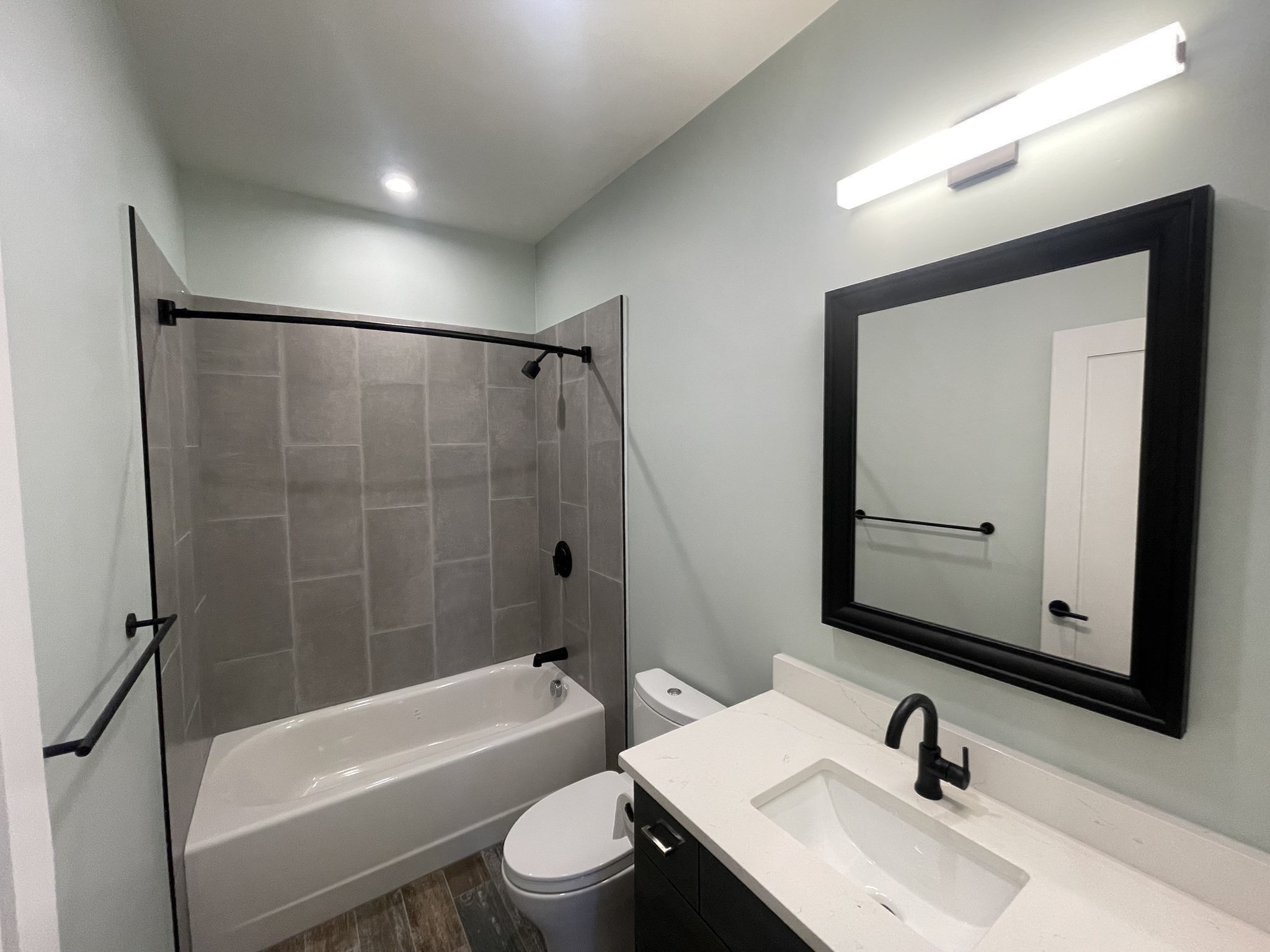 60 Cross St E # 220 Property Photo 8