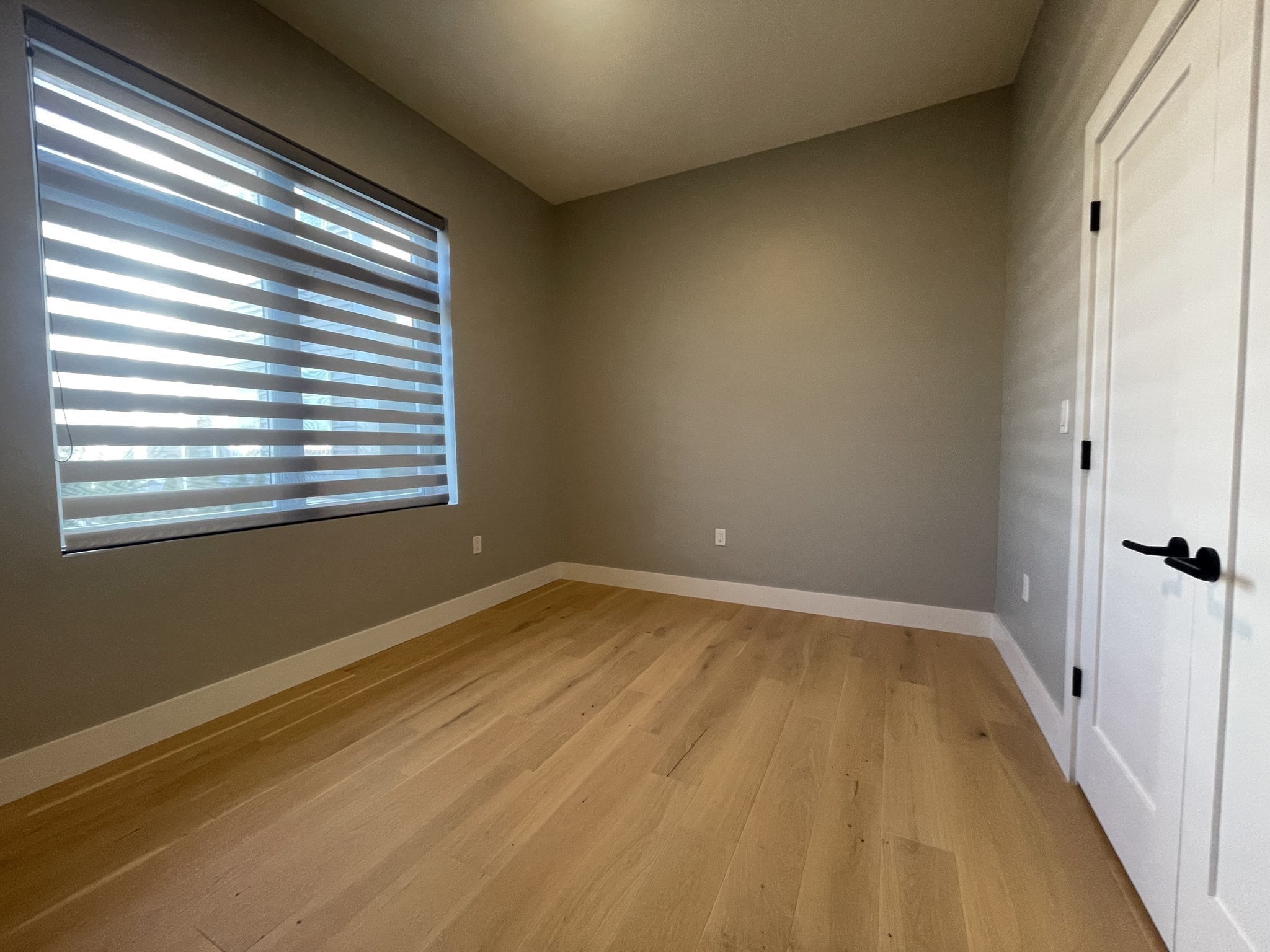 60 Cross St E # 220 Property Photo 10