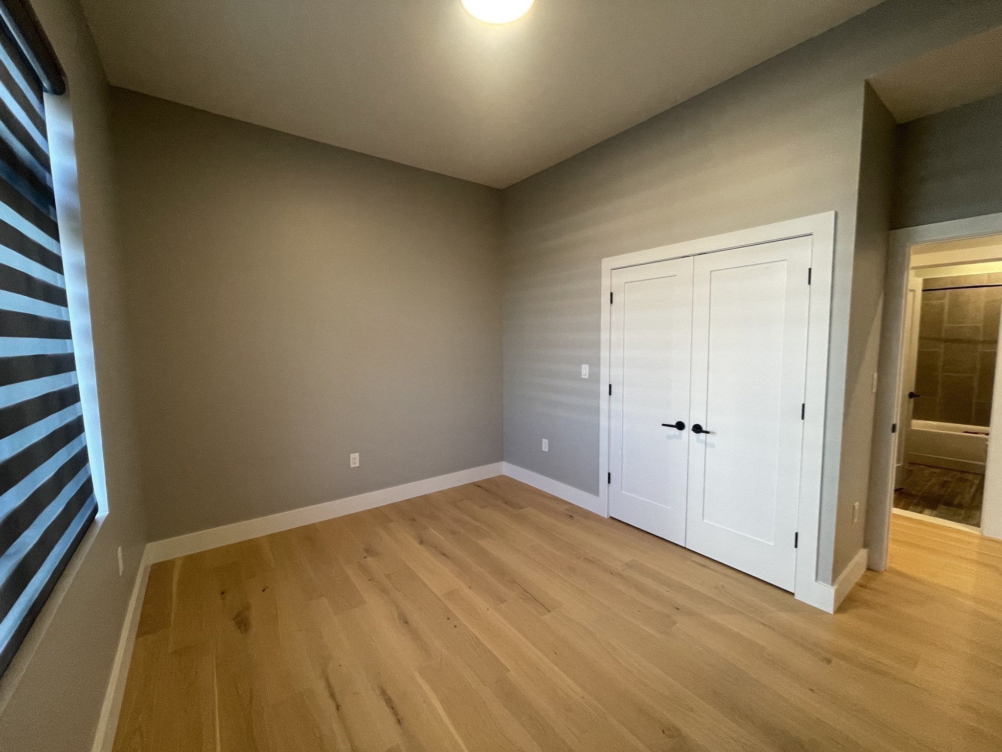 60 Cross St E # 220 Property Photo 11