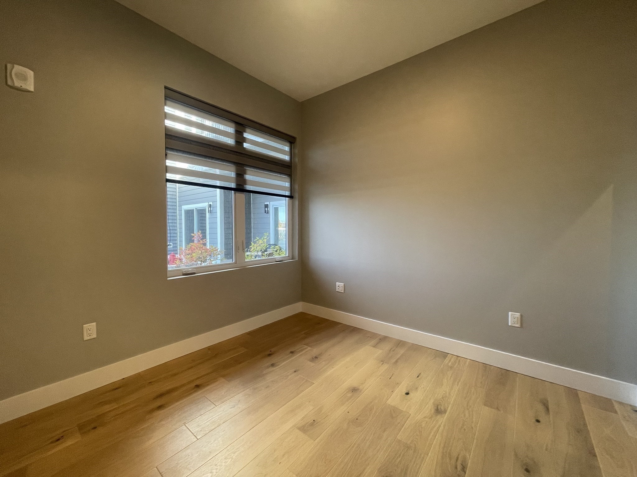60 Cross St E # 220 Property Photo 14