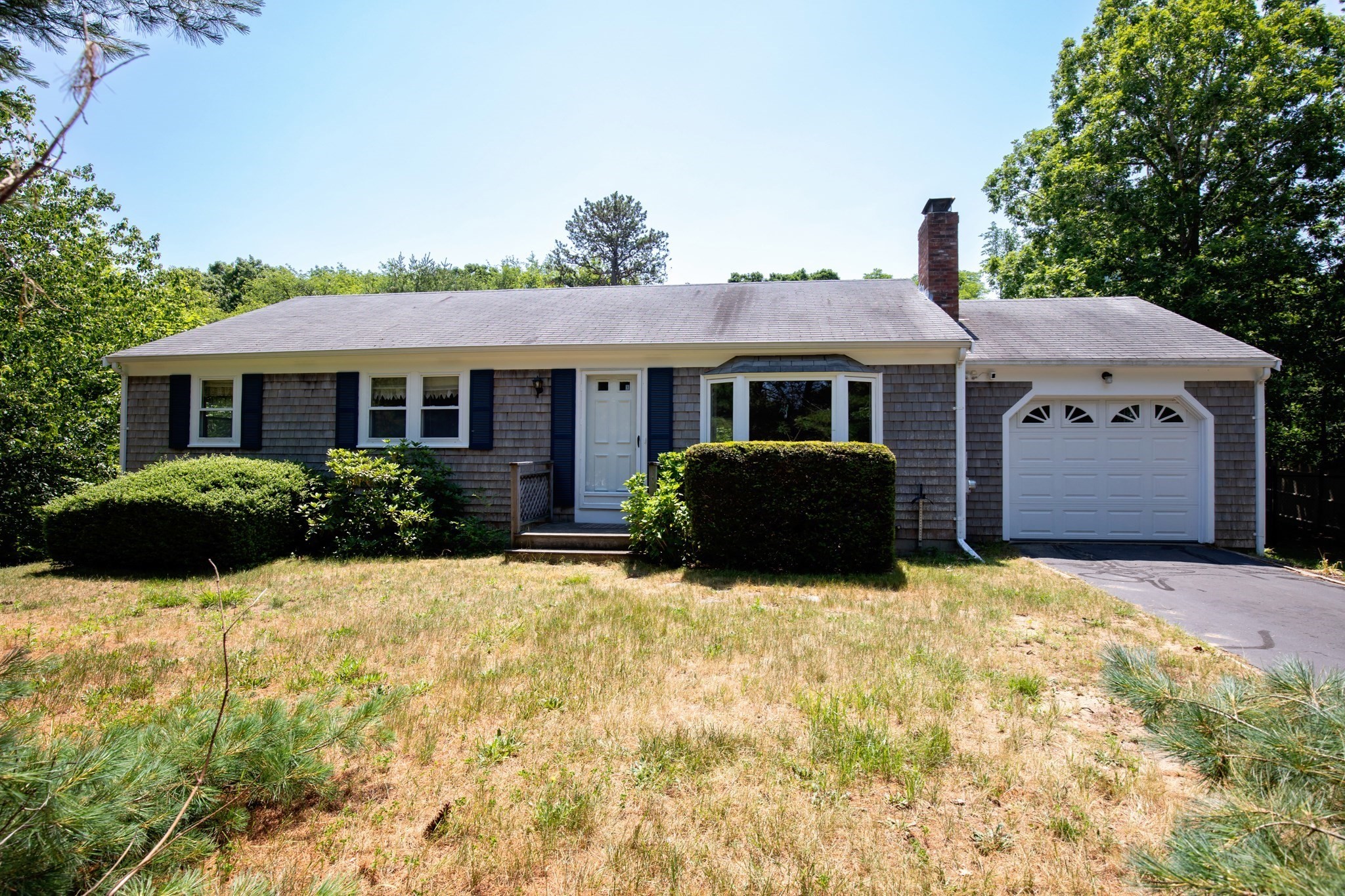 90 Village Ln Property Photo 1