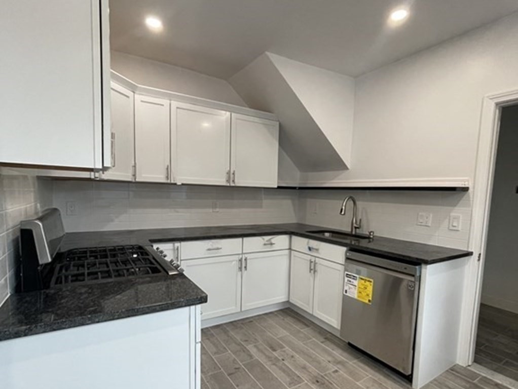 45-47 Dartmouth St # 47 Property Photo 8