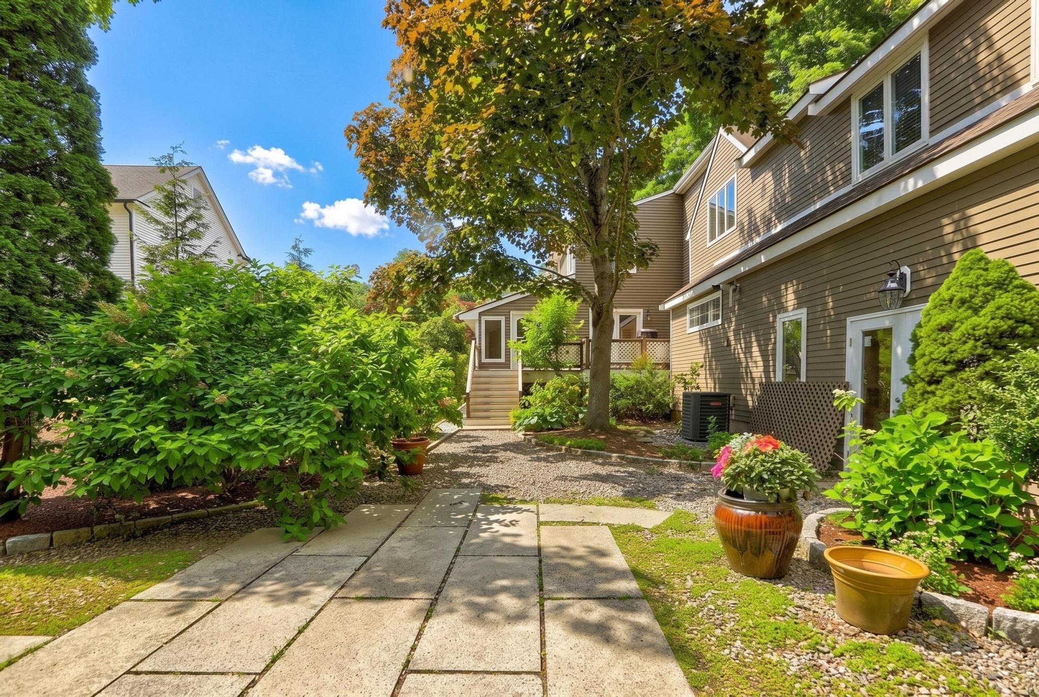 129 Pearl Street Property Photo 6