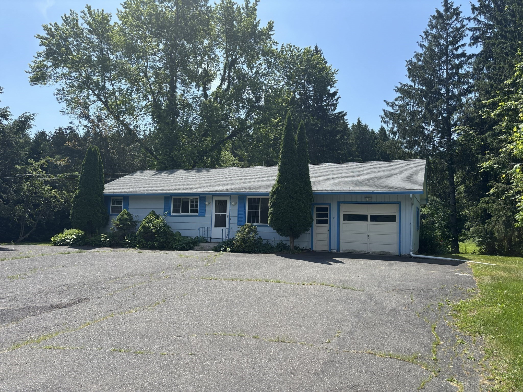 39 Huntington Rd Property Photo 2