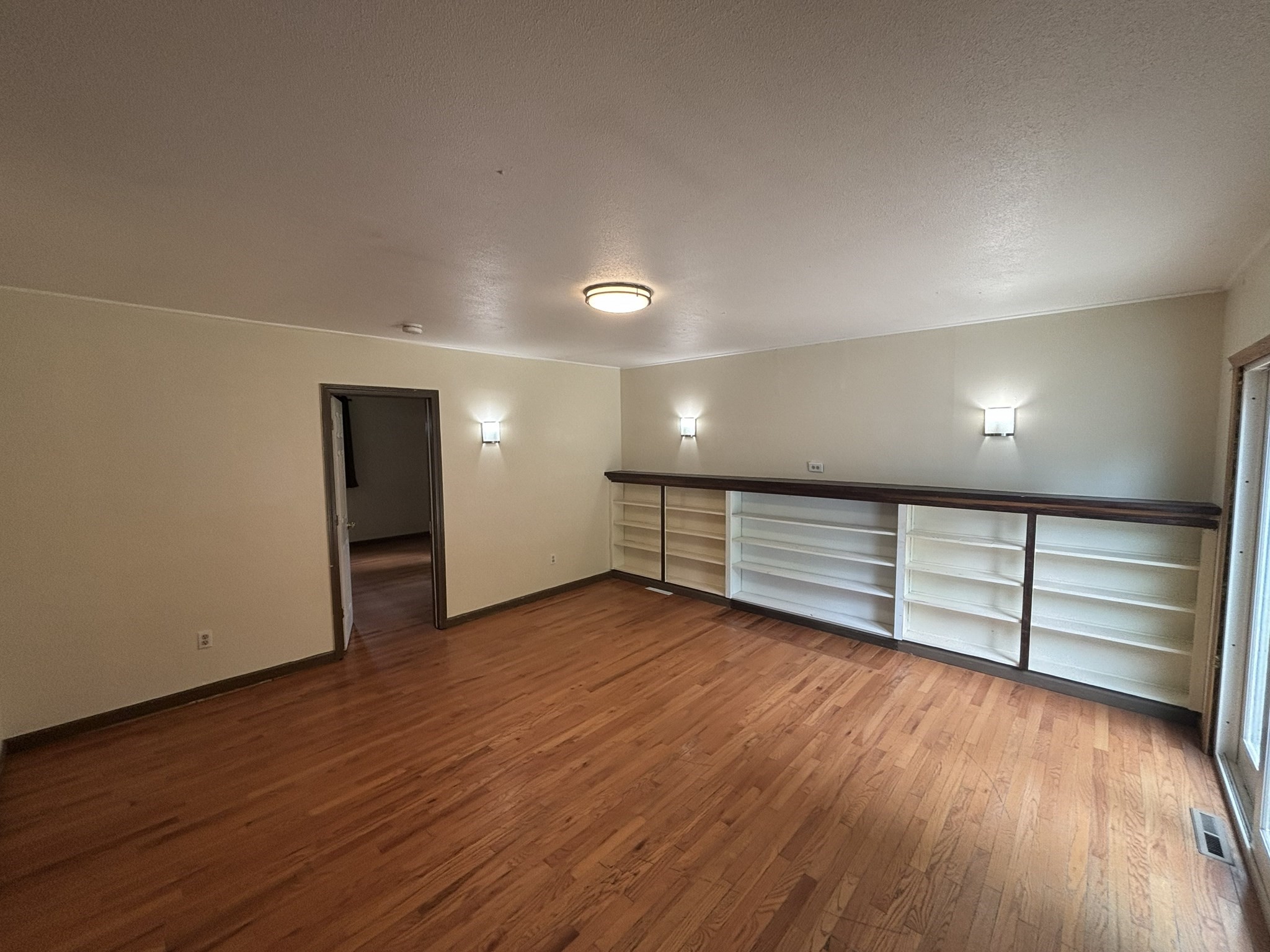 39 Huntington Rd Property Photo 12