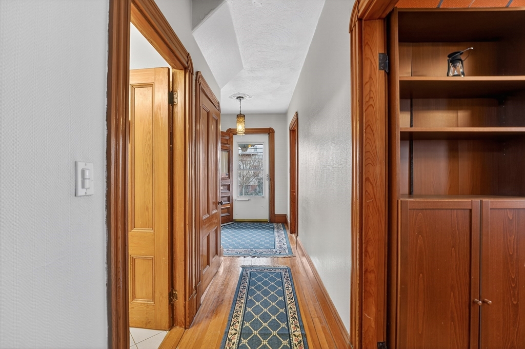 326 Summer St Property Photo 10