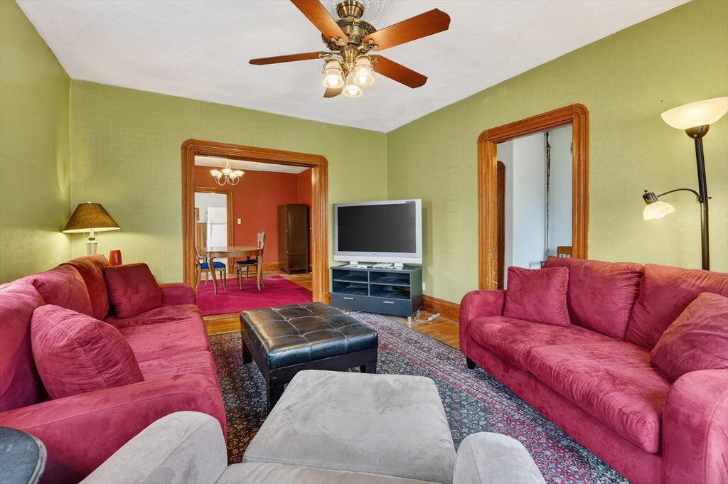 326 Summer St Property Photo 13