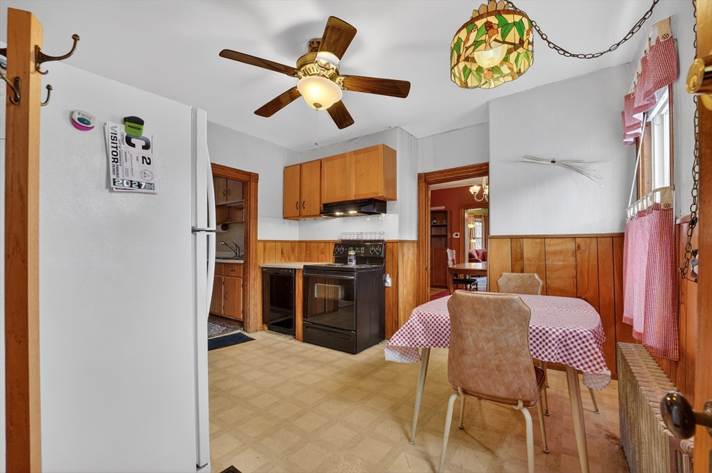 326 Summer St Property Photo 19
