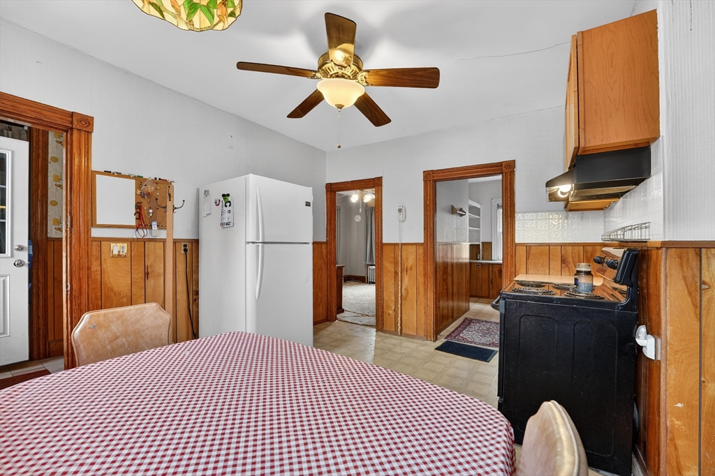 326 Summer St Property Photo 20