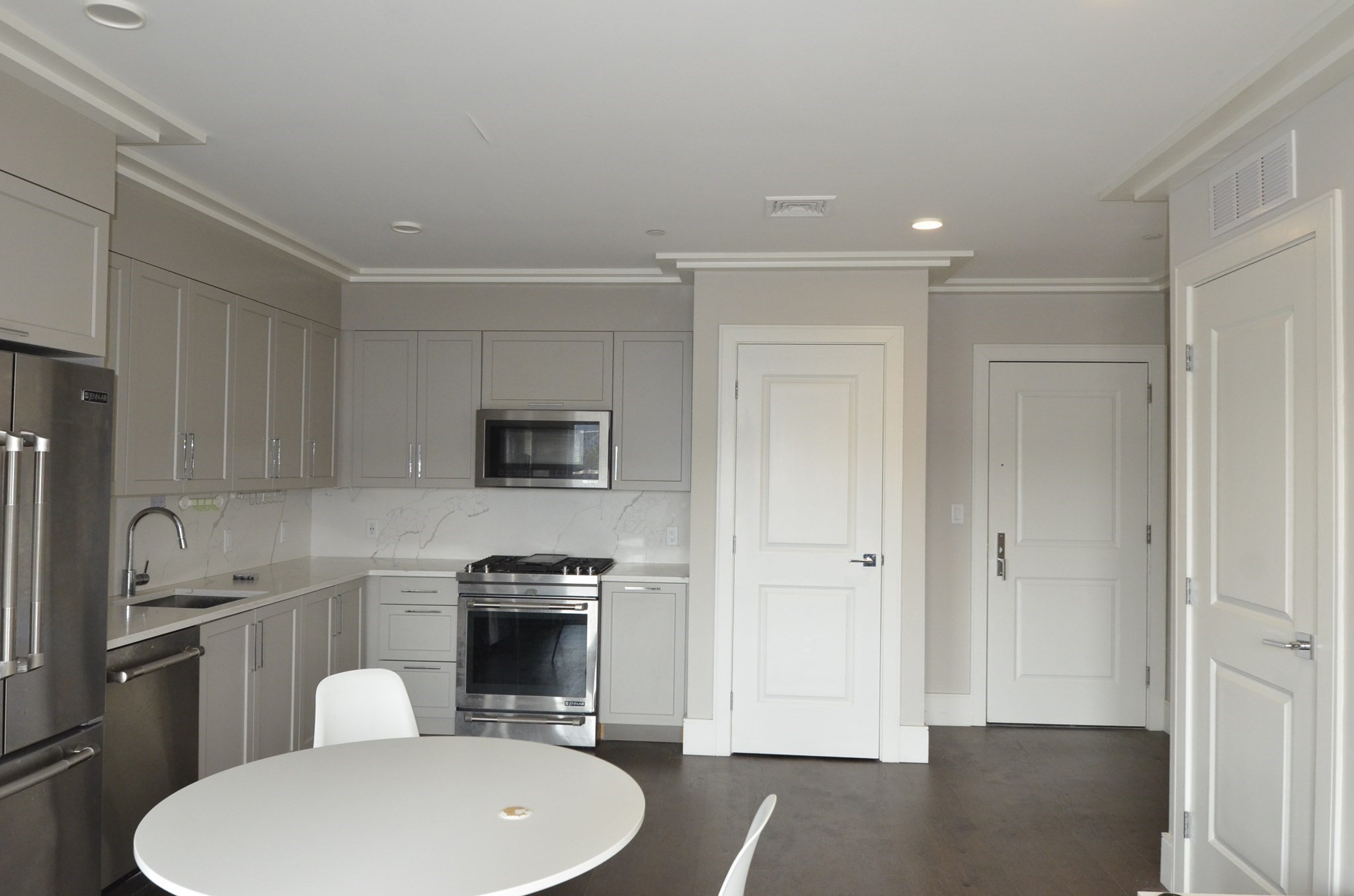 214 Market St # 405 Property Photo 7