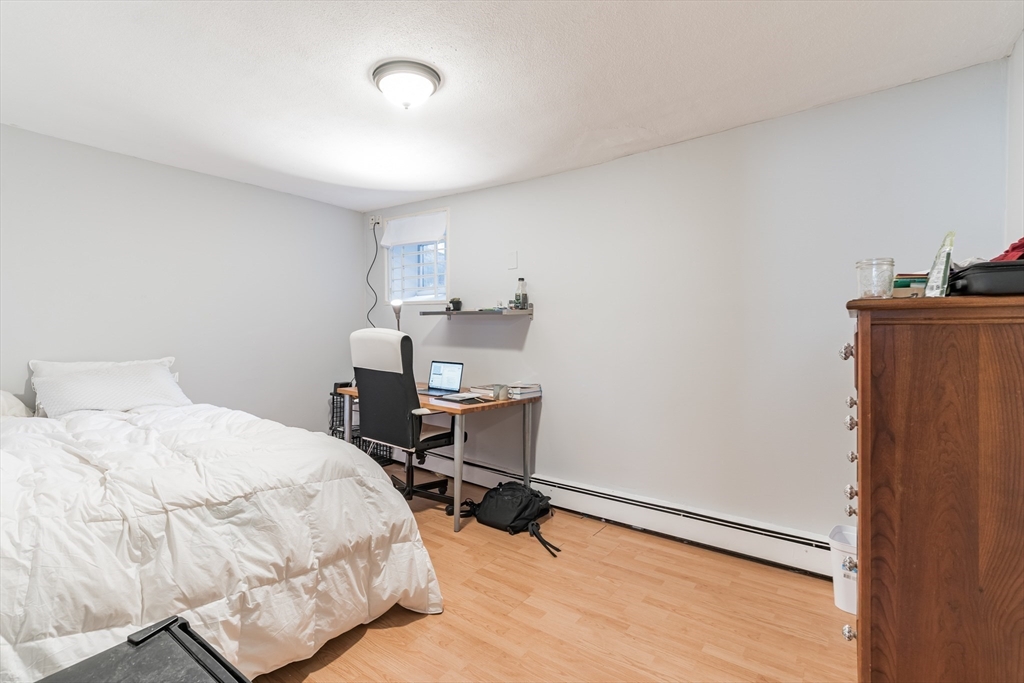 141 Chiswick # 1b Property Photo 12