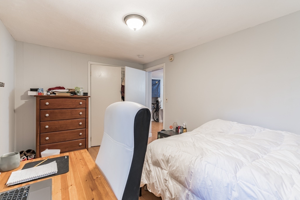 141 Chiswick # 1b Property Photo 14