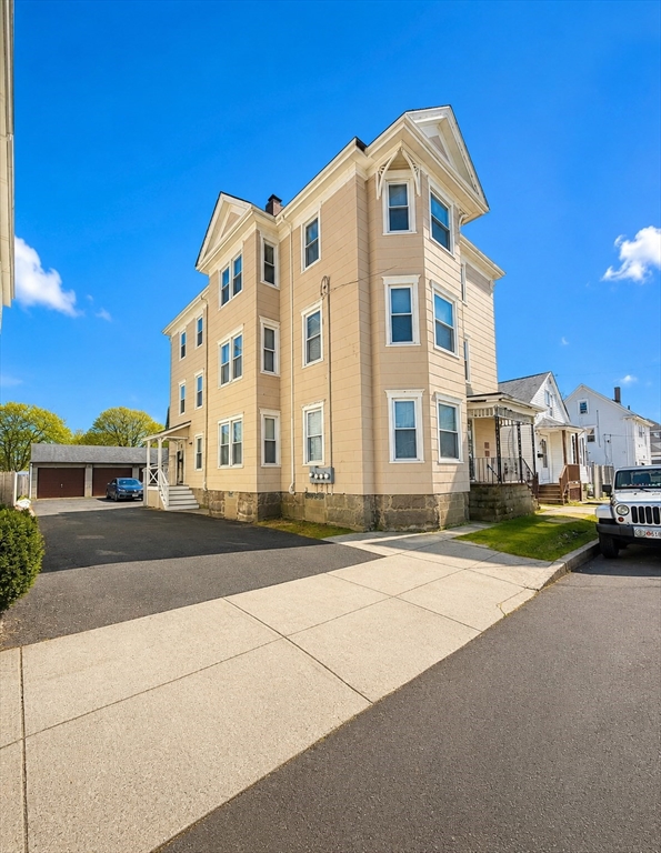 90 Robeson St Property Photo 1