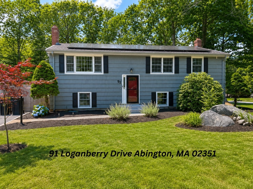 91 Loganberry Dr Property Photo 1