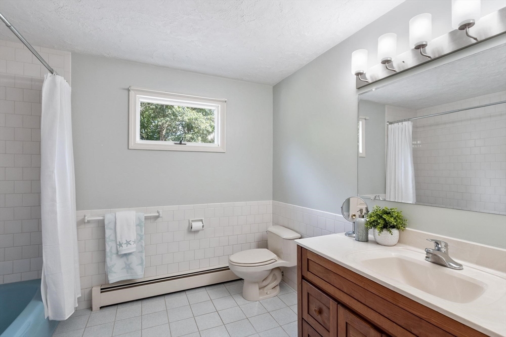 105 Slough Property Photo 31