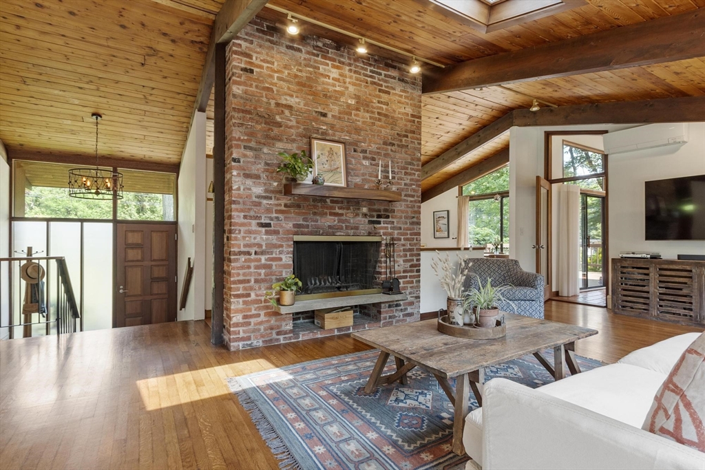 64 Woodside Rd Property Photo 3