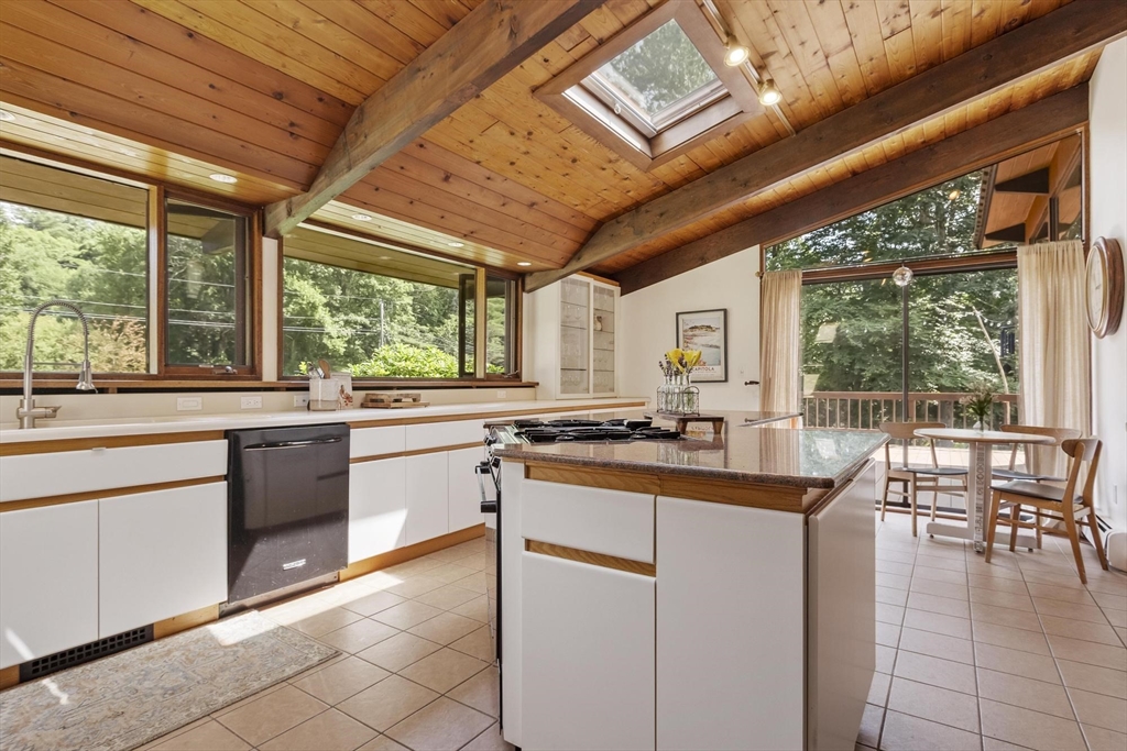 64 Woodside Rd Property Photo 6