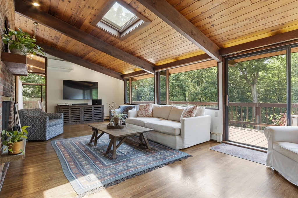 64 Woodside Rd Property Photo 8
