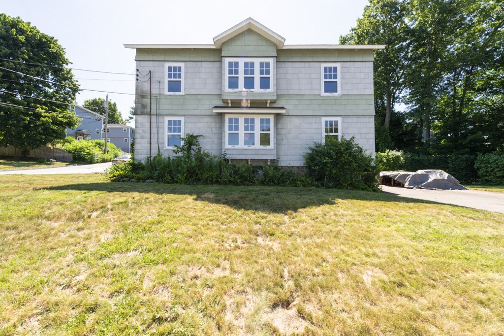 17 Hunnewell Rd Property Photo 4